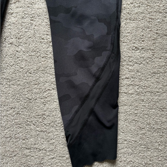 Lululemon Wunder Under High Rise Scallop Camp Leggings - Picture 3 of 4